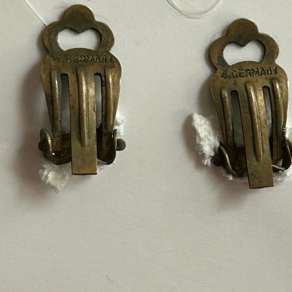 Vintage 1950 White and Yellow Daisy Earrings WEST GERMANY clip ons ❤️ - Picture 8 of 8